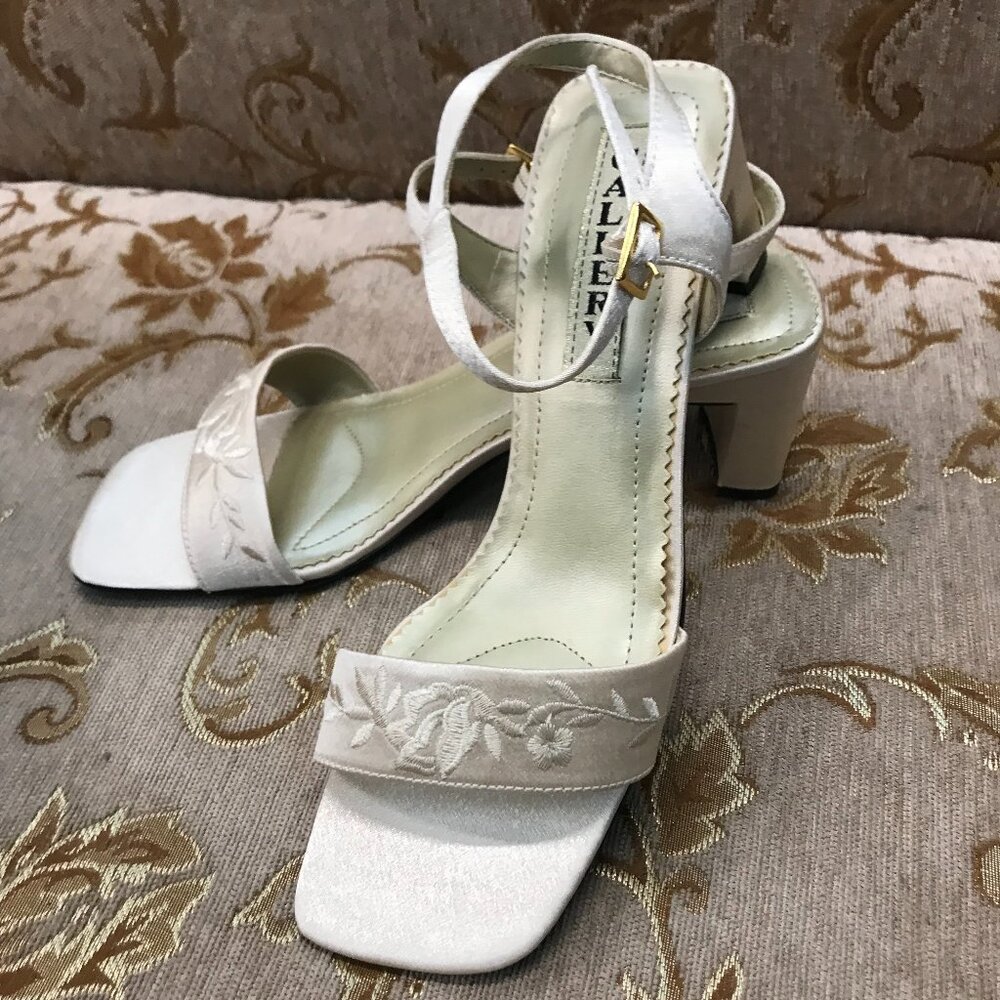 GORGEOUS Champagne Satin Ankle-Strap Sandals, Embroidered Formal Pump Dress Shoe